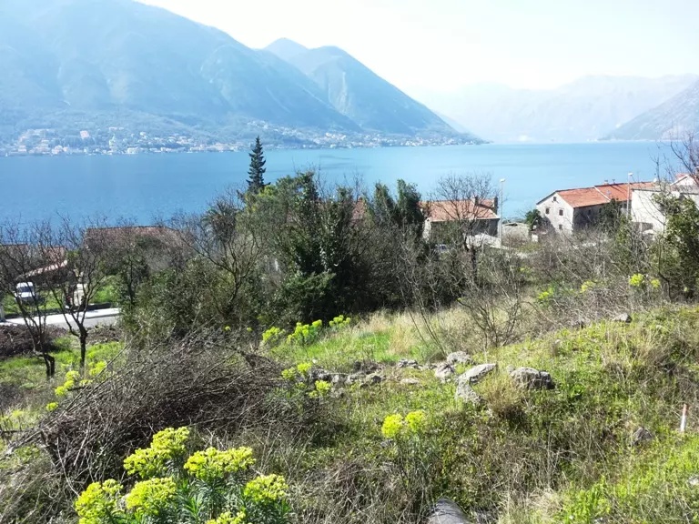 Land in Dobrota, Montenegro, 2 400 m² - picture 11