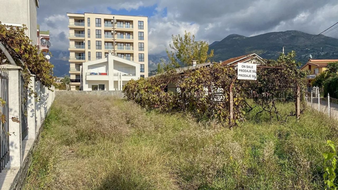 Land in Bar, Montenegro, 592 m² - picture 1