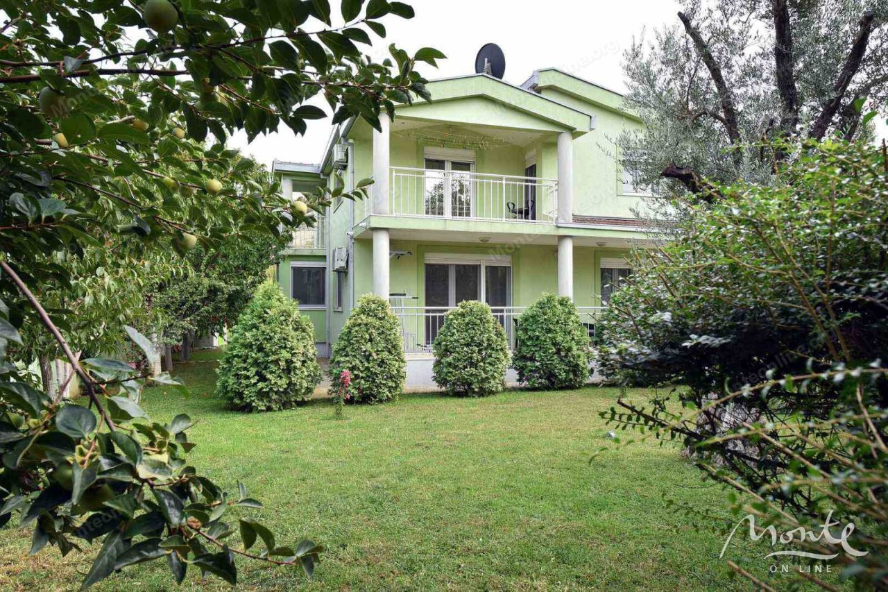 Villa à Podgorica, Monténégro, 175 m² - image 2