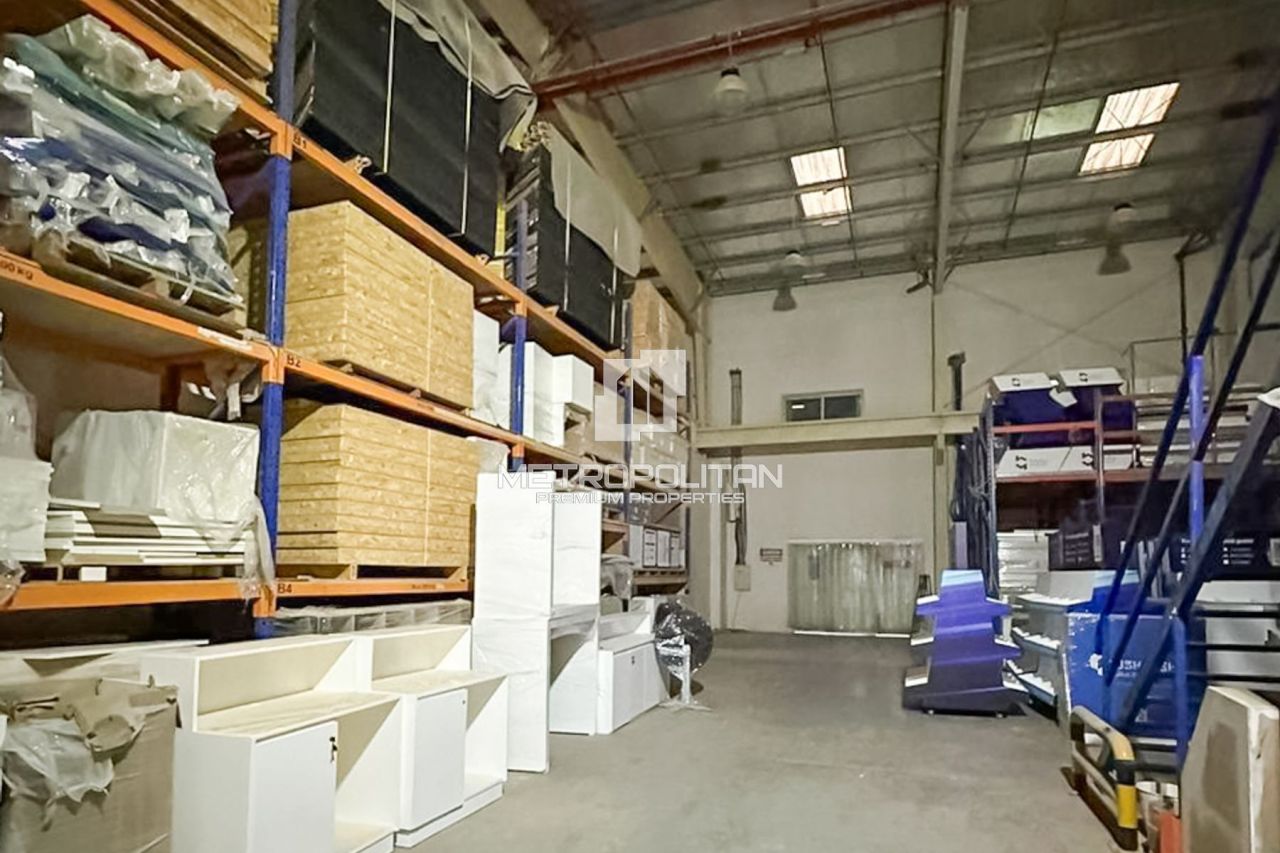 Commercial property in Dubai, UAE, 5 889 m² - picture 4