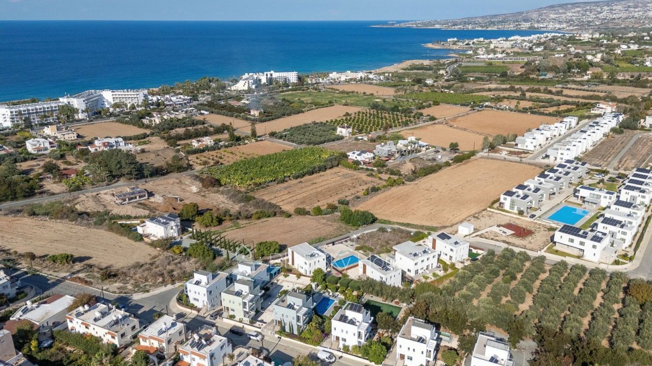 Villa in Paphos, Cyprus, 224 m² - picture 1