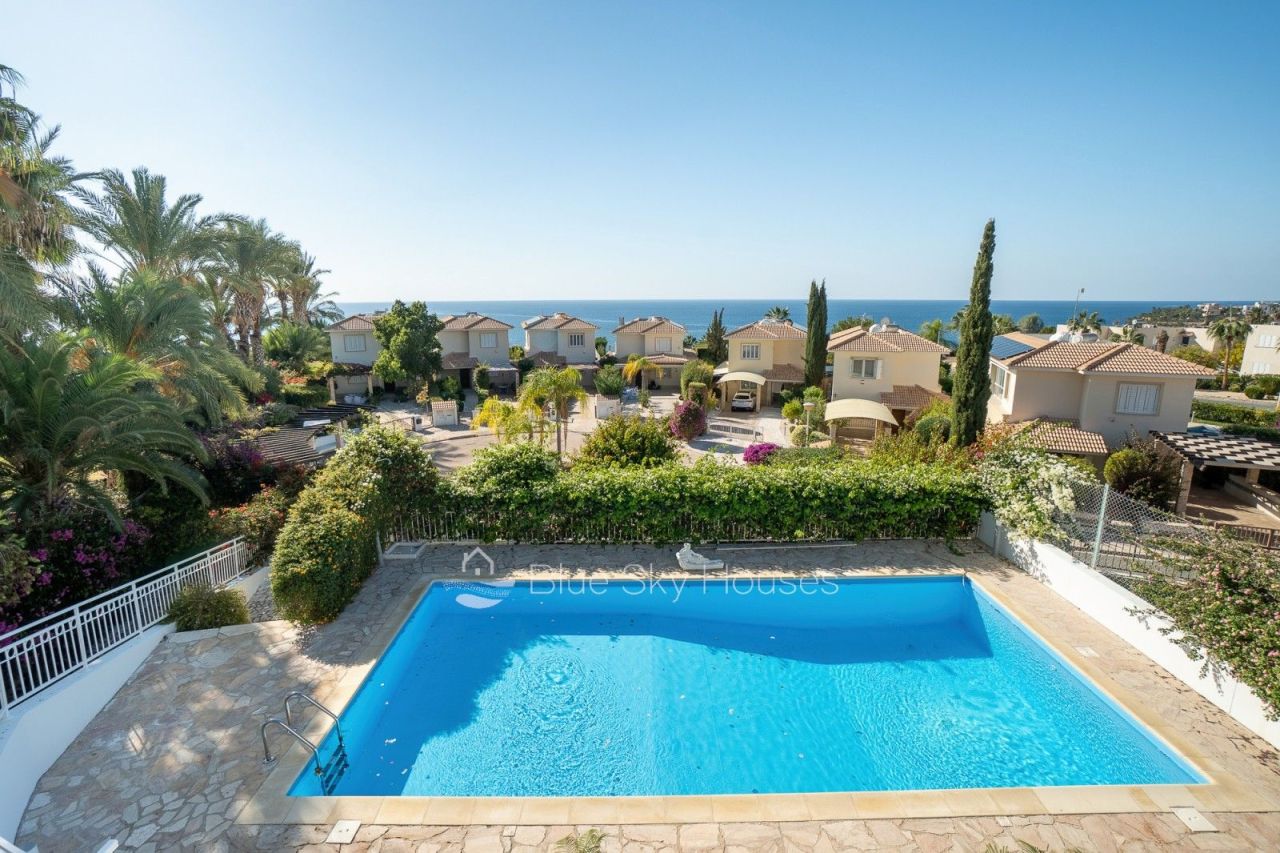 Villa in Paphos, Cyprus - picture 1