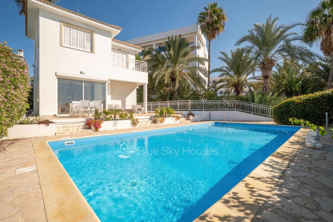 Villa in Paphos, Cyprus - picture 2