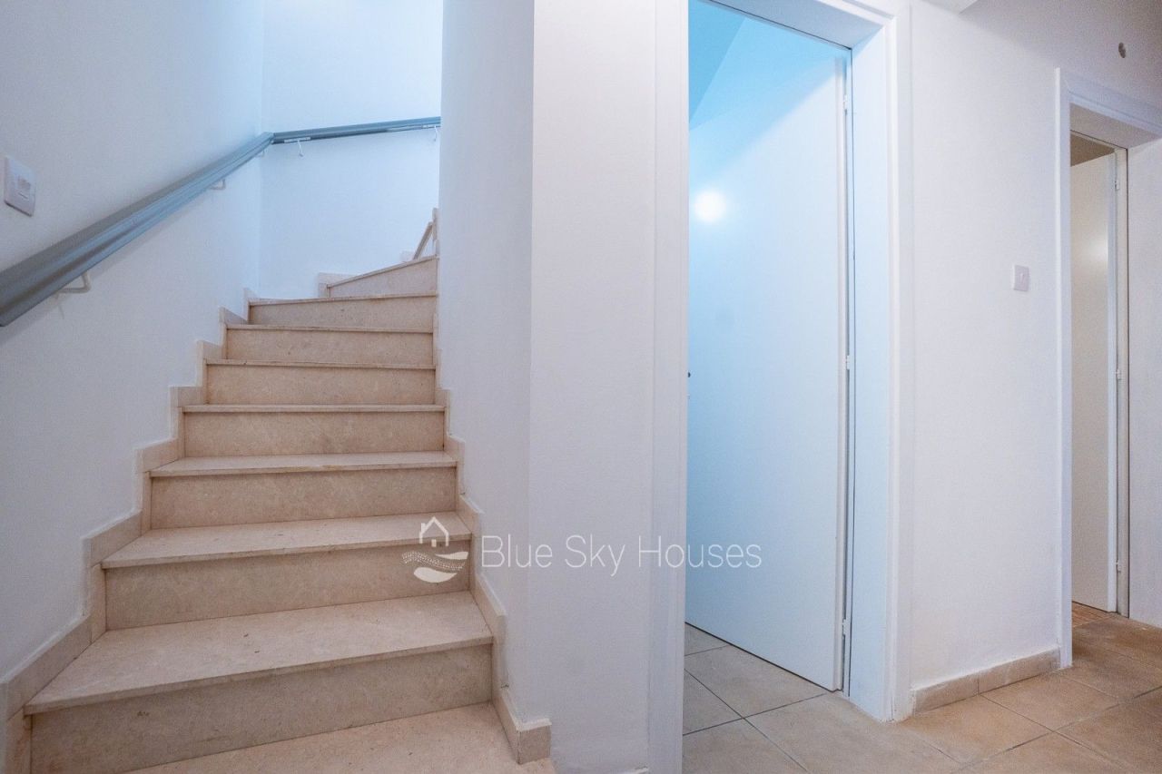 Villa in Paphos, Cyprus - picture 15