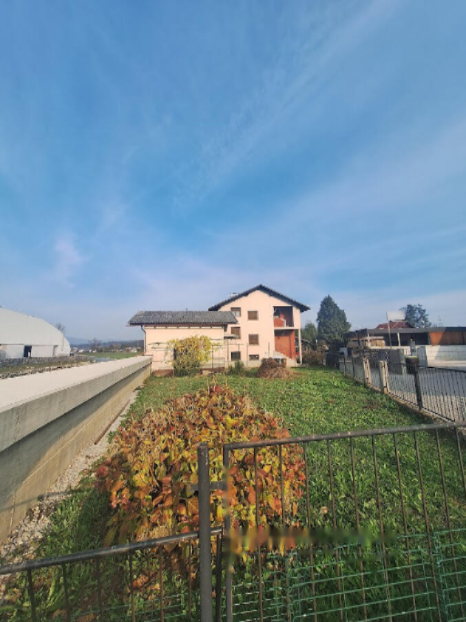 Terreno en Liubliana, Eslovenia, 604 m² - imagen 1