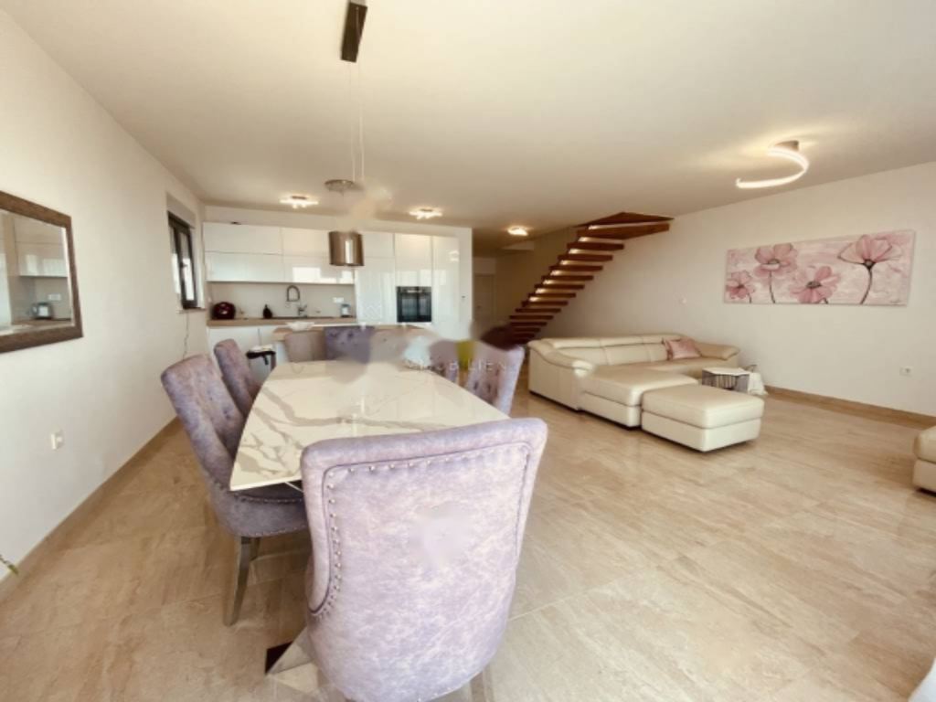 Maison à Opatija, Croatie, 250 m² - image 3