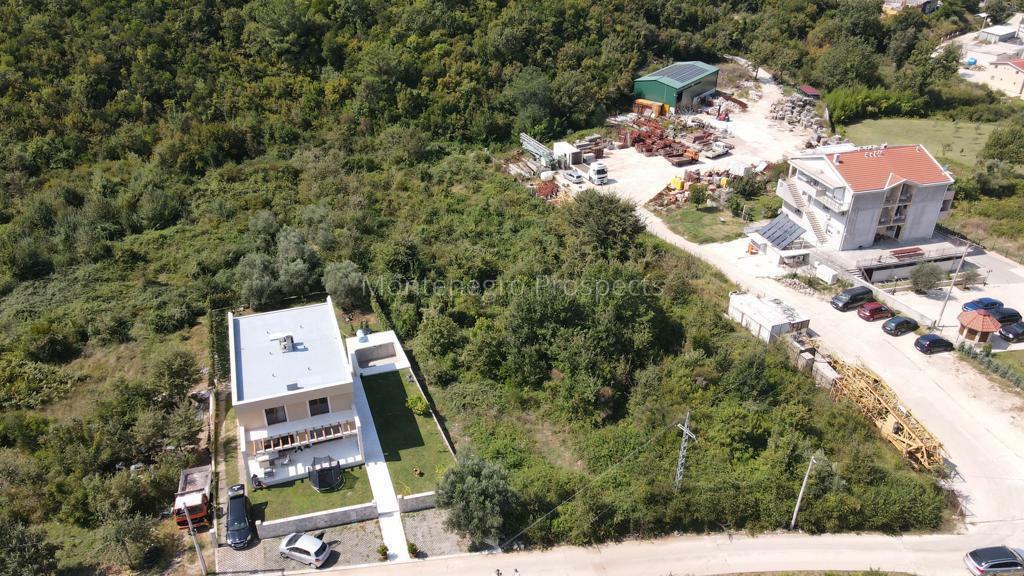 Terreno a Kotor, Montenegro, 4 139 m2 - foto 1