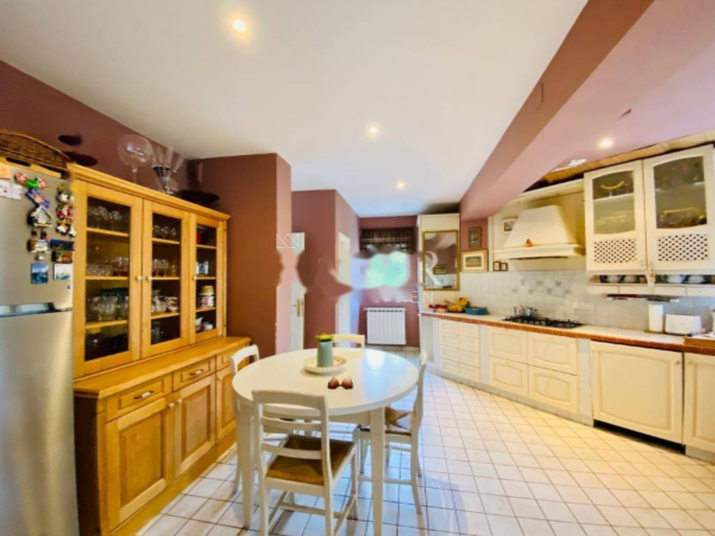 Casa a Opatija, Croazia, 360 m² - foto 11