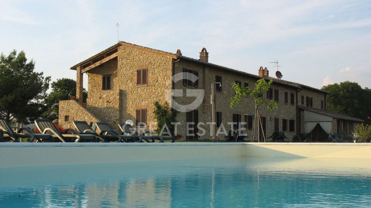 Casa a Volterra, Italia, 700 m² - foto 1