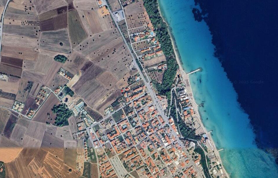 Terreno a Kassandra, Grecia, 1 374 m2 - foto 1