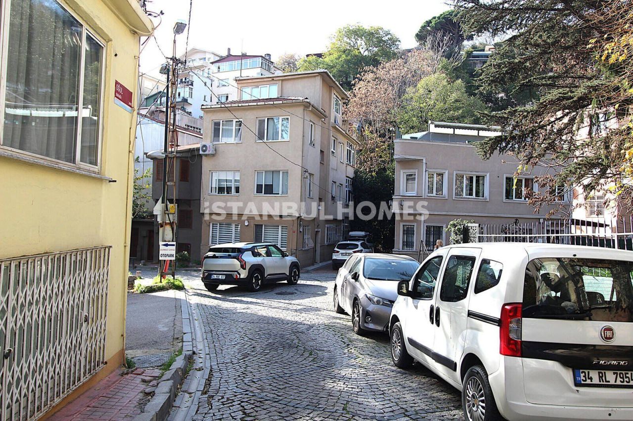 Apartment in Istanbul, Turkey, 135 m² - picture 2