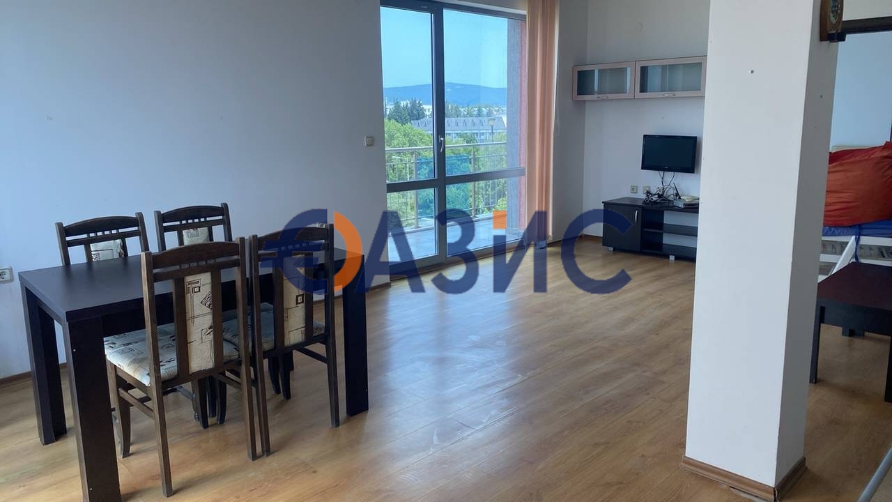 Appartement à Slantchev Briag, Bulgarie, 98.7 m² - image 1