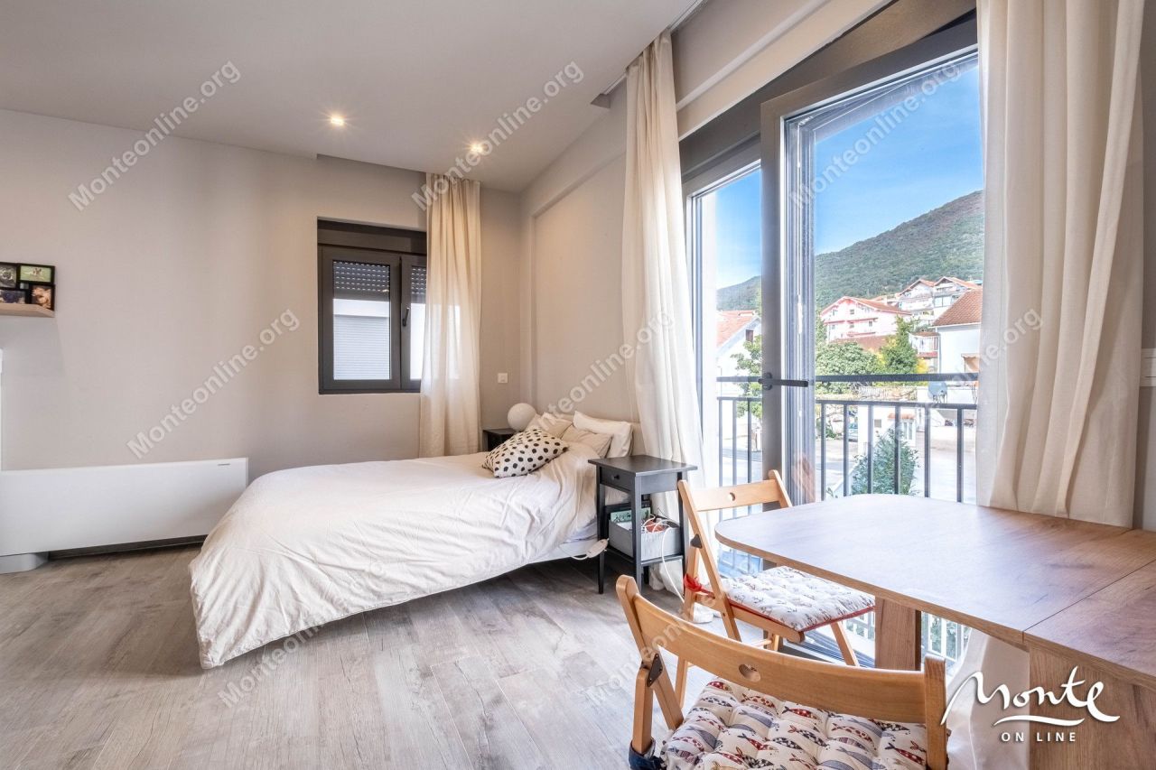 Appartamenti a Tivat, Montenegro, 24.5 m² - foto 1