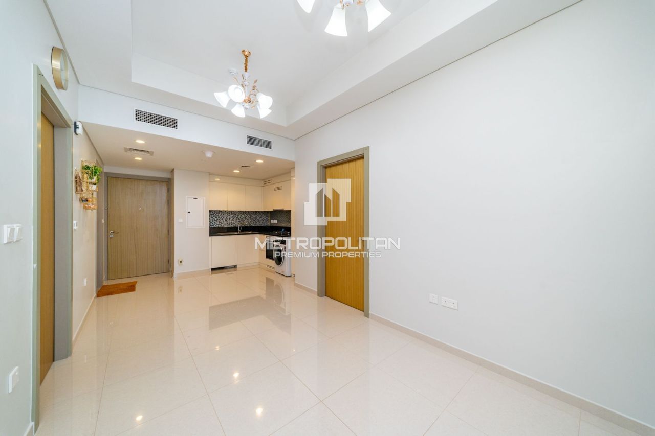 Apartment in Dubai, UAE, 77 m² - picture 2