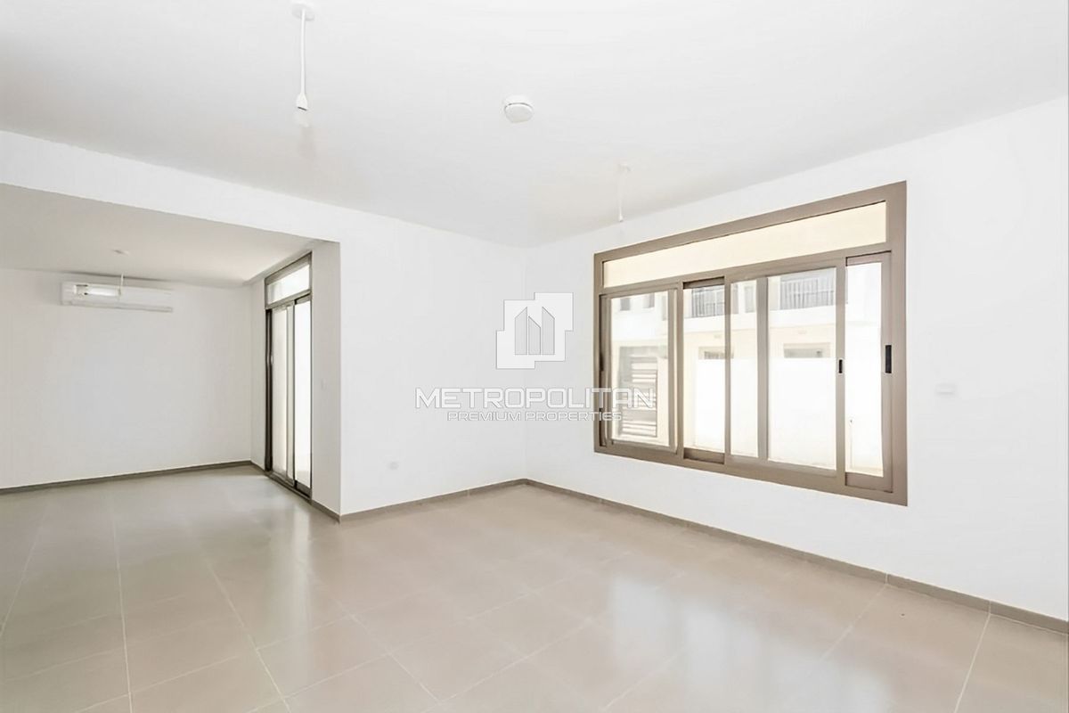 Casa adosada en Dubái, EAU, 202 m² - imagen 4