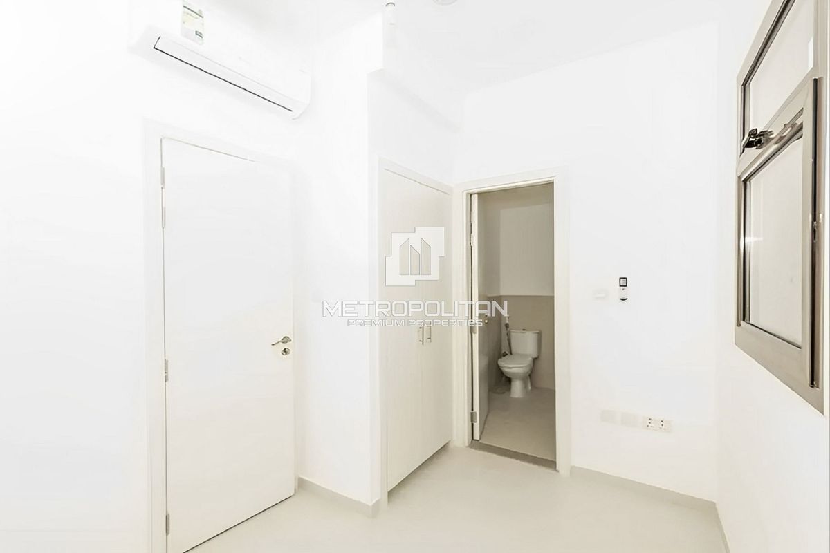 Casa adosada en Dubái, EAU, 202 m² - imagen 6