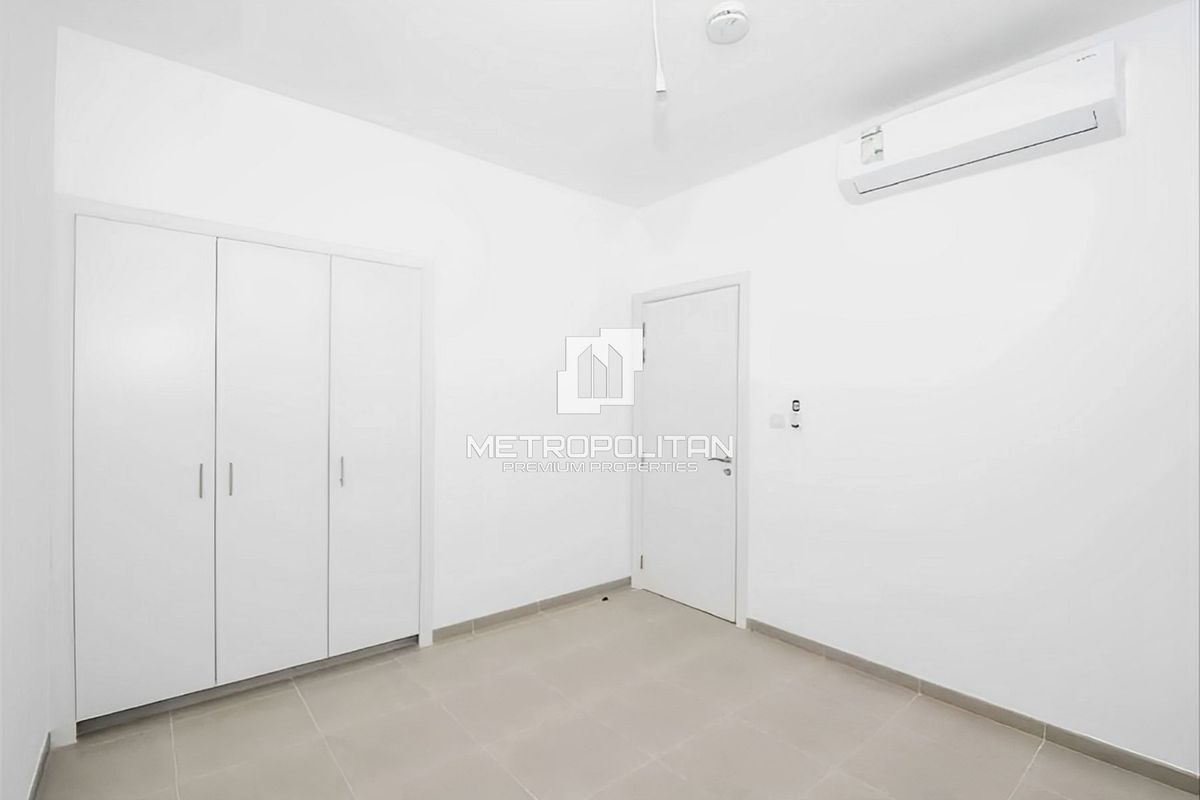 Casa adosada en Dubái, EAU, 202 m² - imagen 7