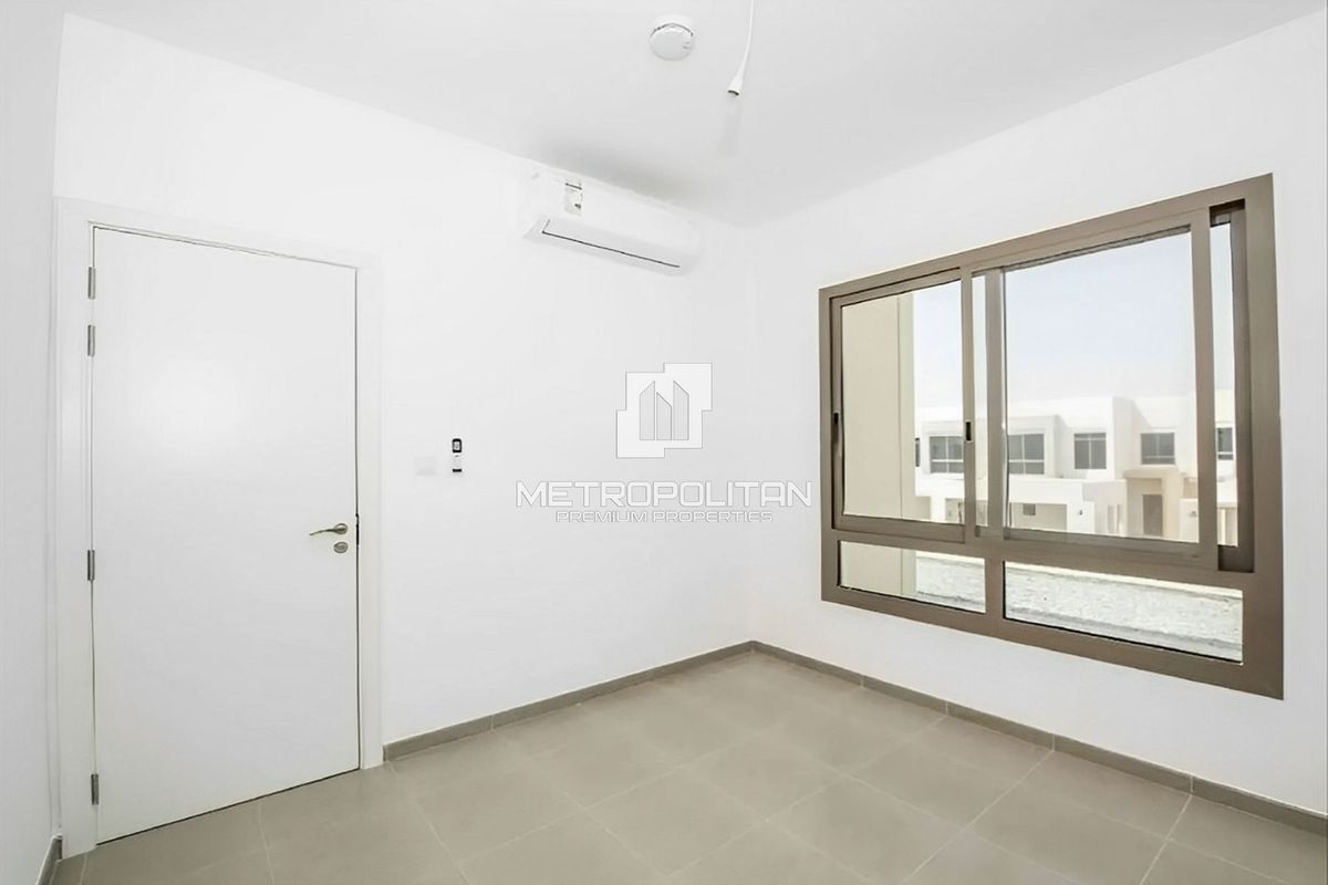 Casa adosada en Dubái, EAU, 202 m² - imagen 10