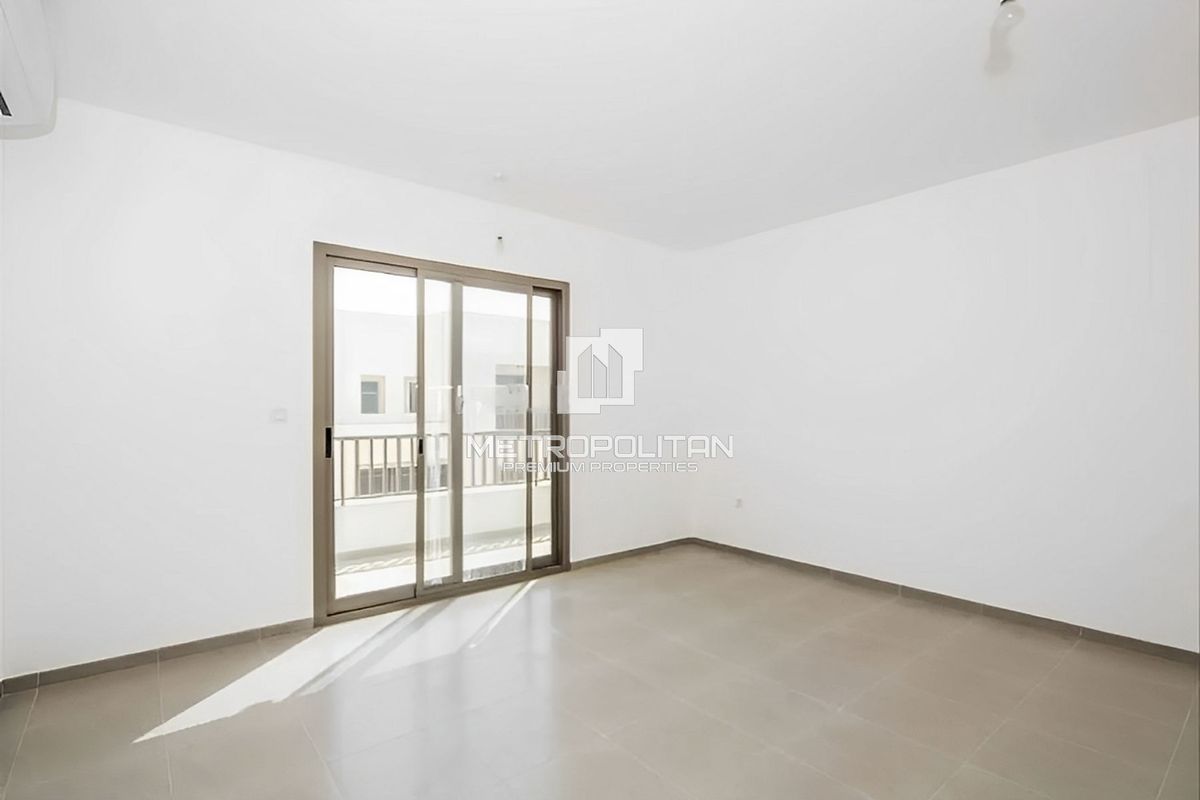 Casa adosada en Dubái, EAU, 202 m² - imagen 11