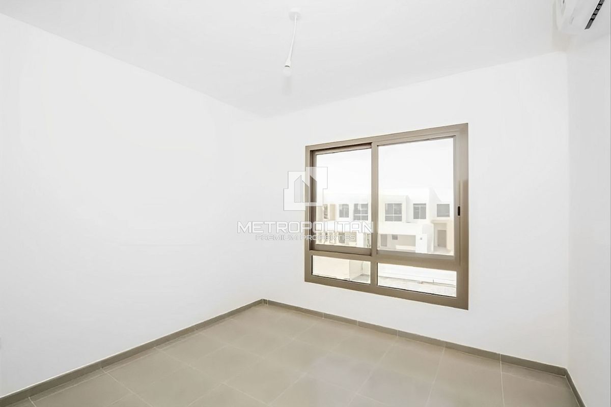 Casa adosada en Dubái, EAU, 202 m² - imagen 12