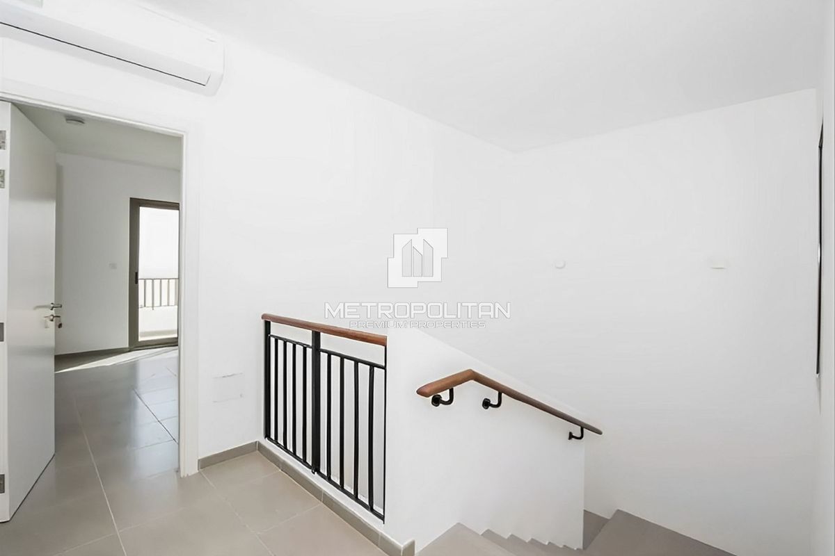 Casa adosada en Dubái, EAU, 202 m² - imagen 14