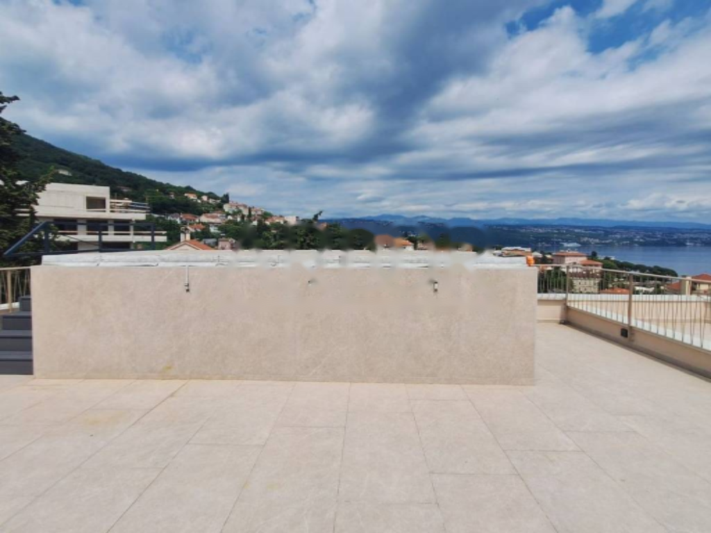 Appartamento a Opatija, Croazia, 243 m² - foto 1