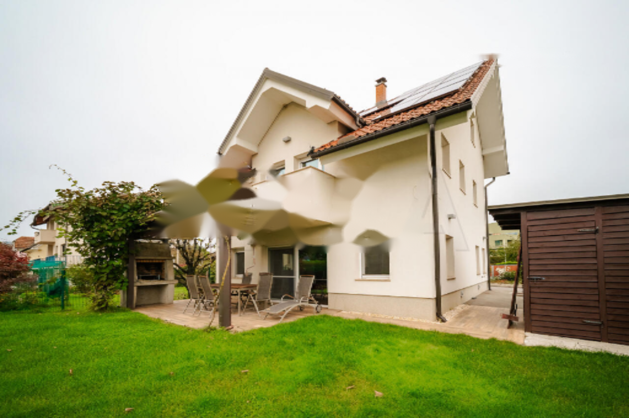 House in Ljubljana, Slovenia, 186 m² - picture 1