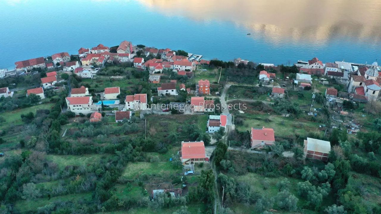 Grundstück in Prkanj, Montenegro, 600 m² - Foto 3