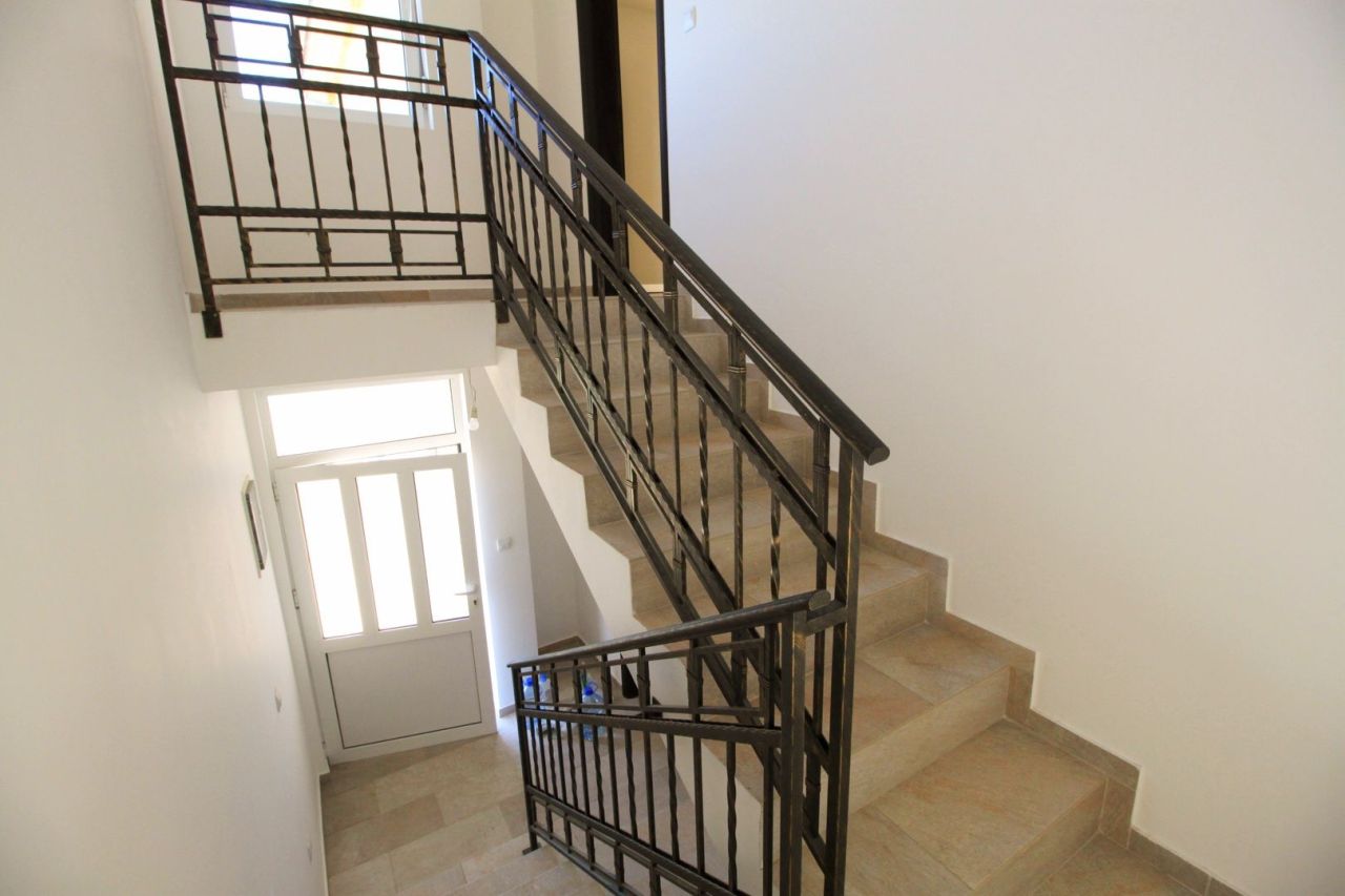 Haus in Utjeha, Montenegro, 226 m² - Foto 8