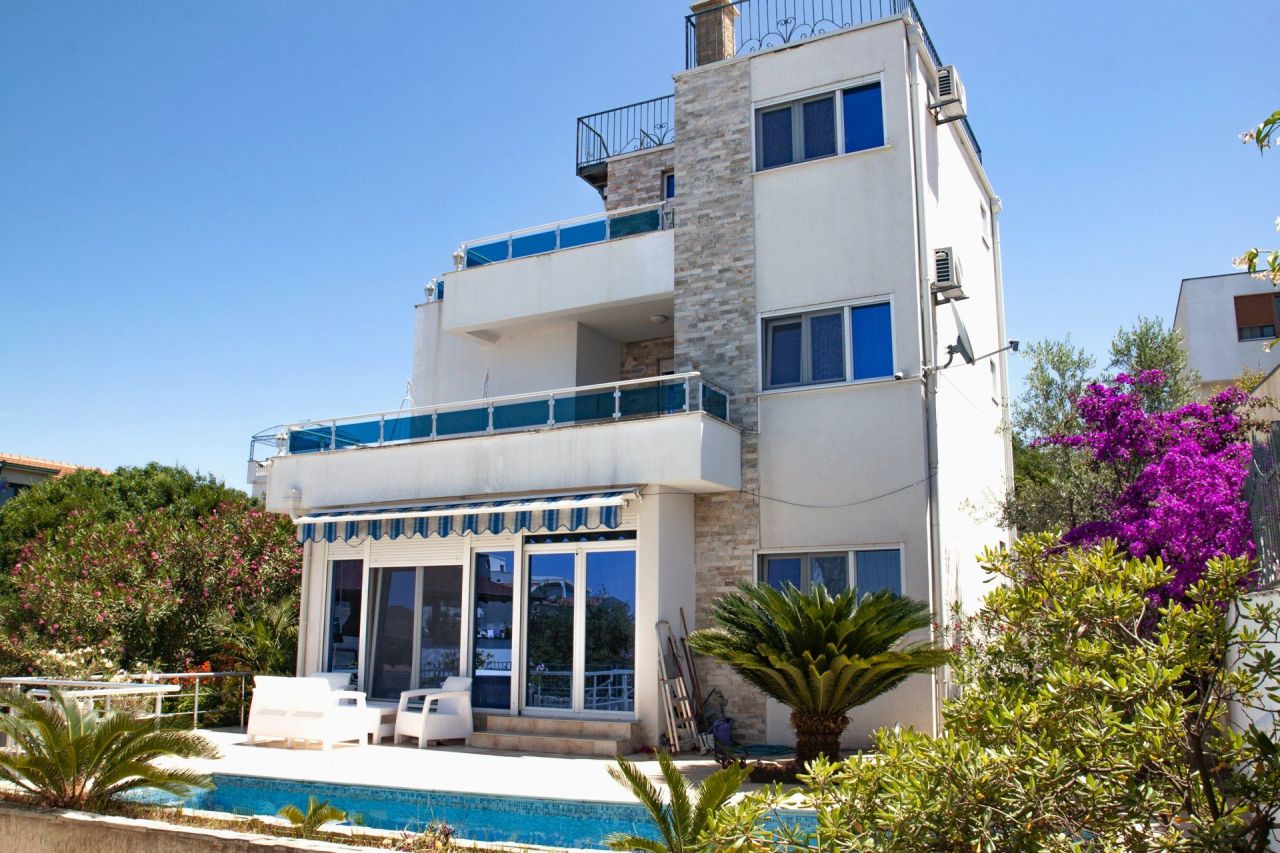 Casa en Utjeha, Montenegro, 156 m² - imagen 1