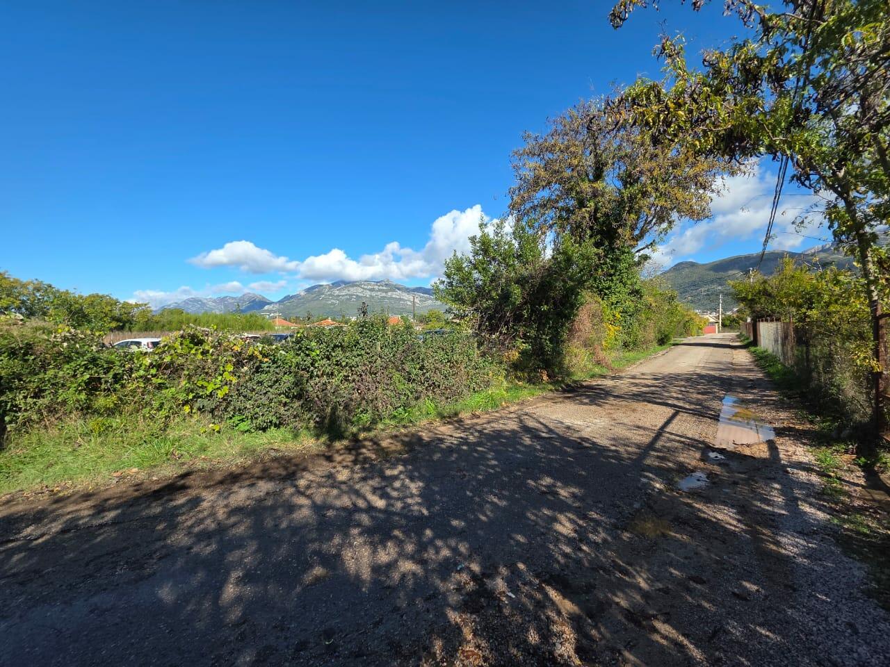 Land in Bar, Montenegro, 7 405 m² - picture 1