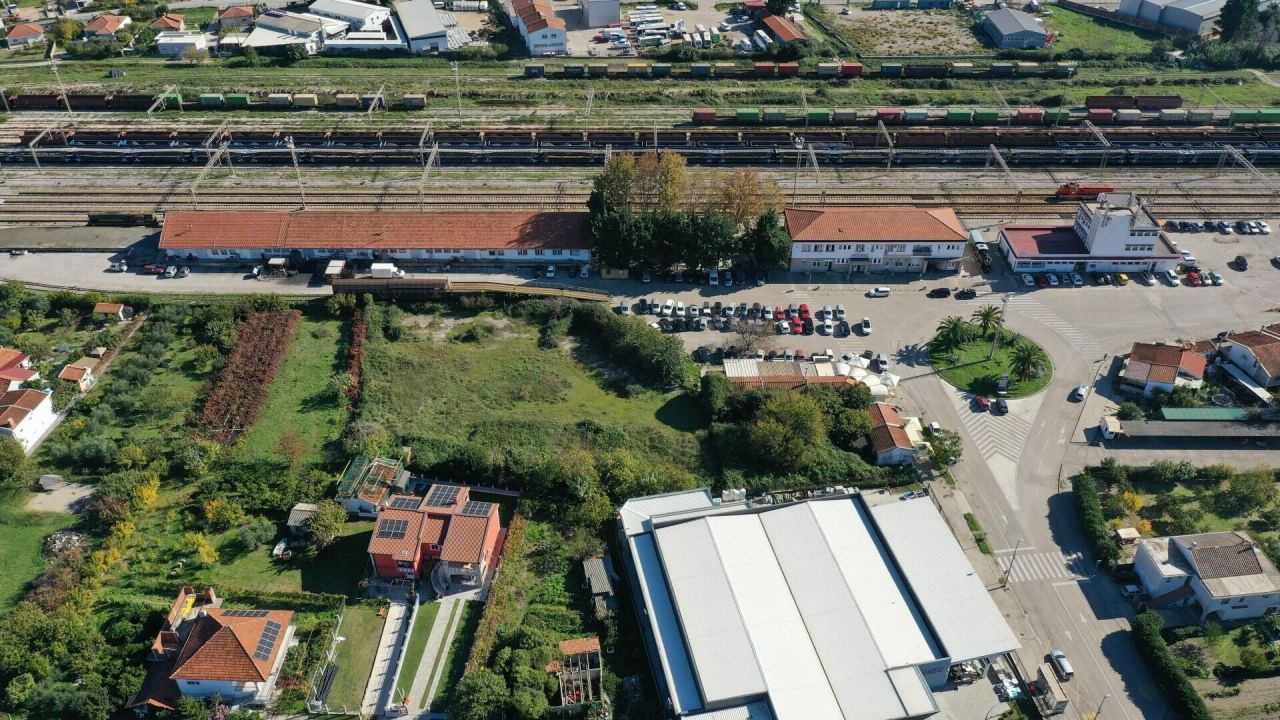 Land in Bar, Montenegro, 4 120 m² - picture 1