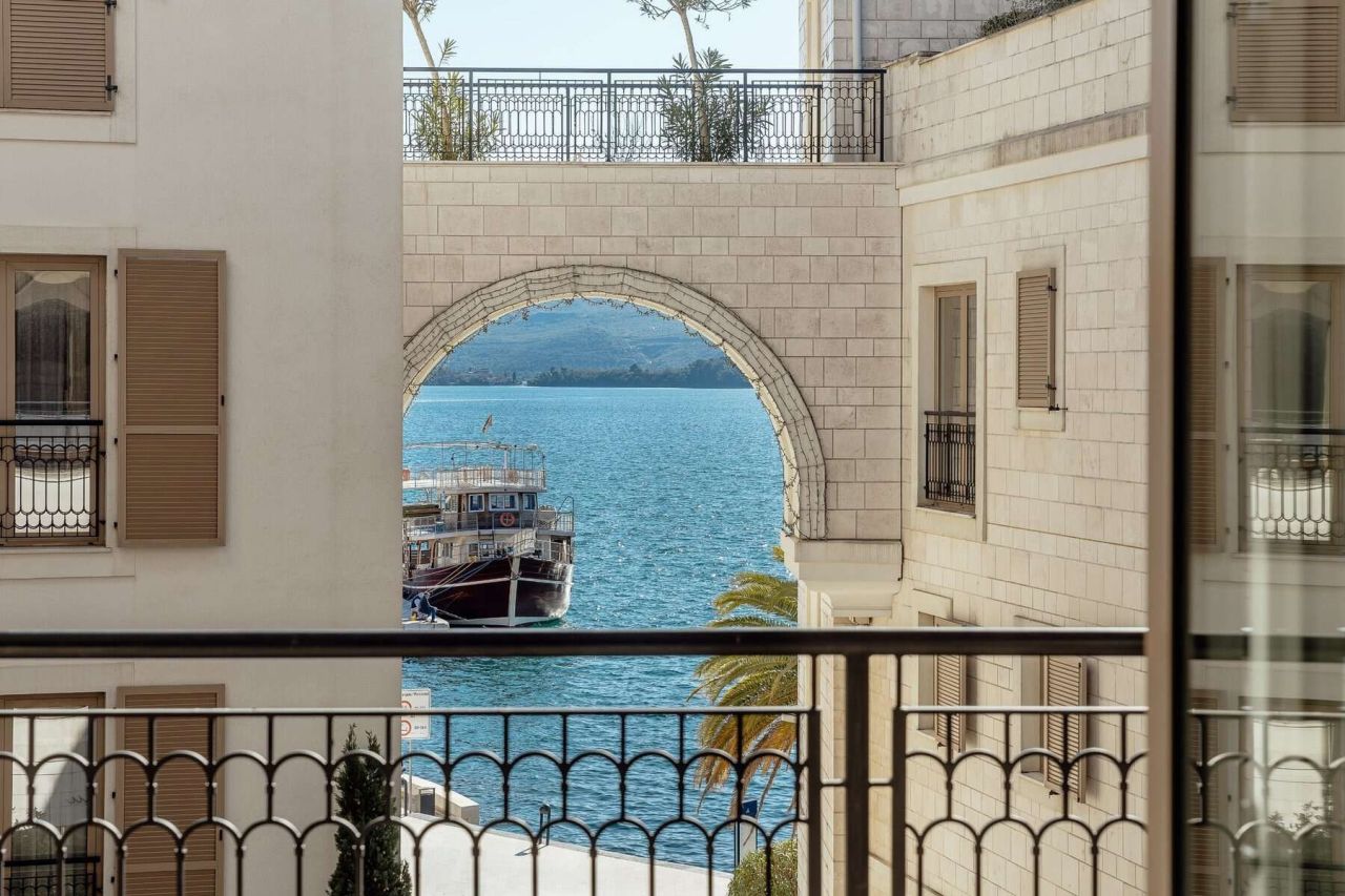 Apartment in Tivat, Montenegro, 117 m² - picture 3