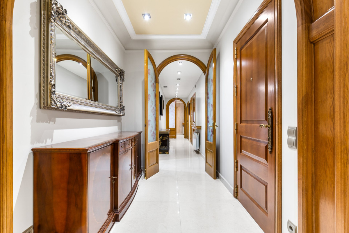 Wohnung in Barcelona, Spanien, 245 m² - Foto 1