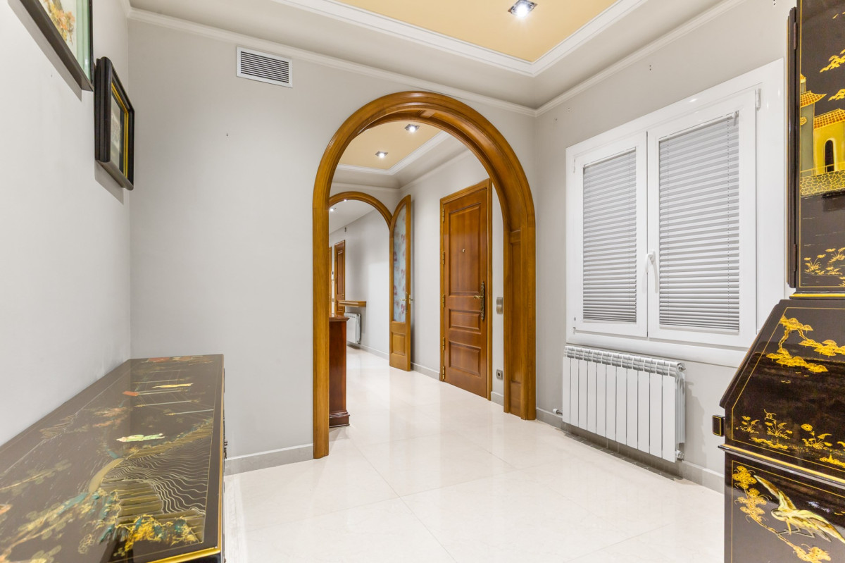 Wohnung in Barcelona, Spanien, 245 m² - Foto 2