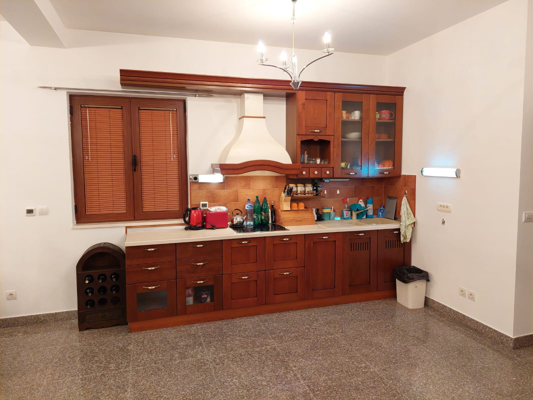 Casa en Kamenari, Montenegro, 250 m² - imagen 6