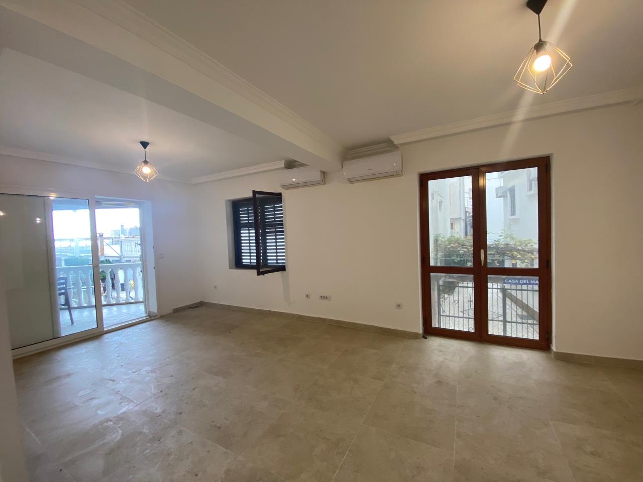 Commercial property in Ulcinj, Montenegro, 400 m² - picture 2