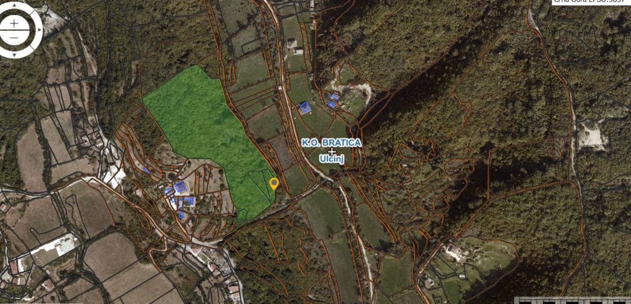 Land in Ulcinj, Montenegro, 21 473 m² - picture 1