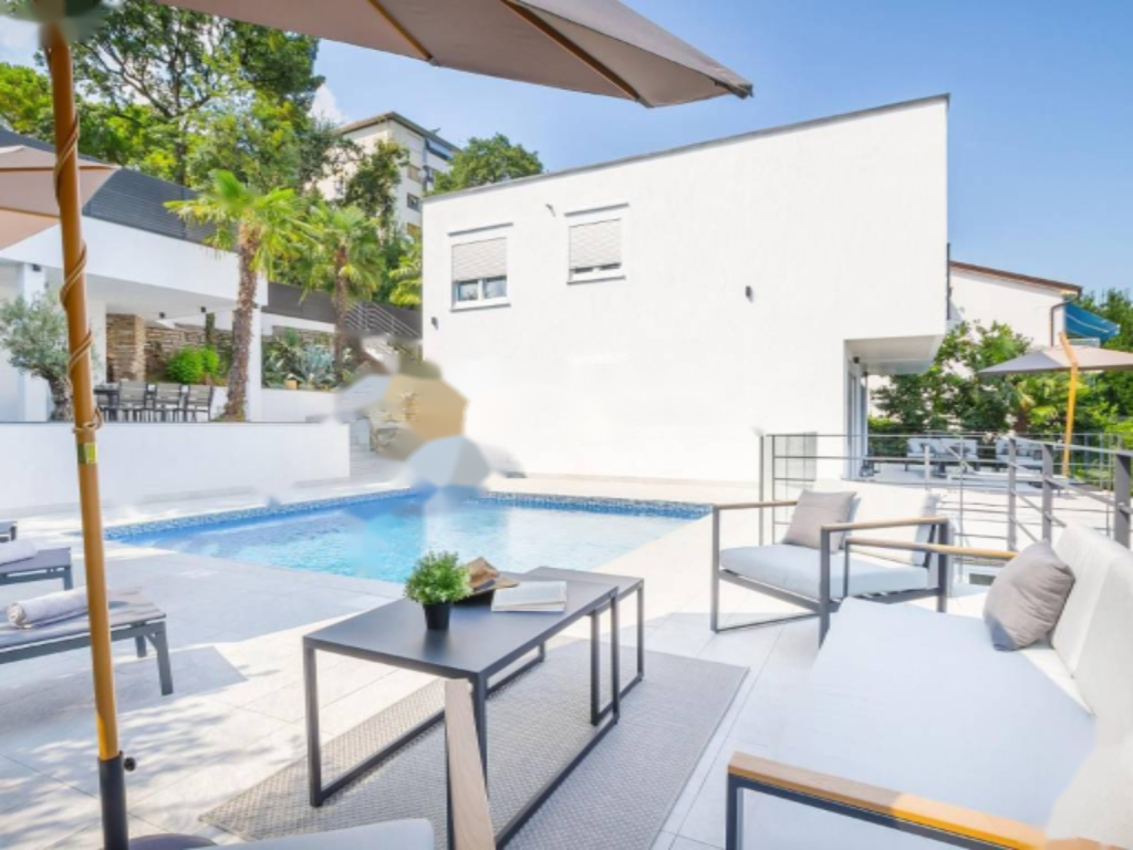 Maison à Opatija, Croatie, 225 m² - image 2