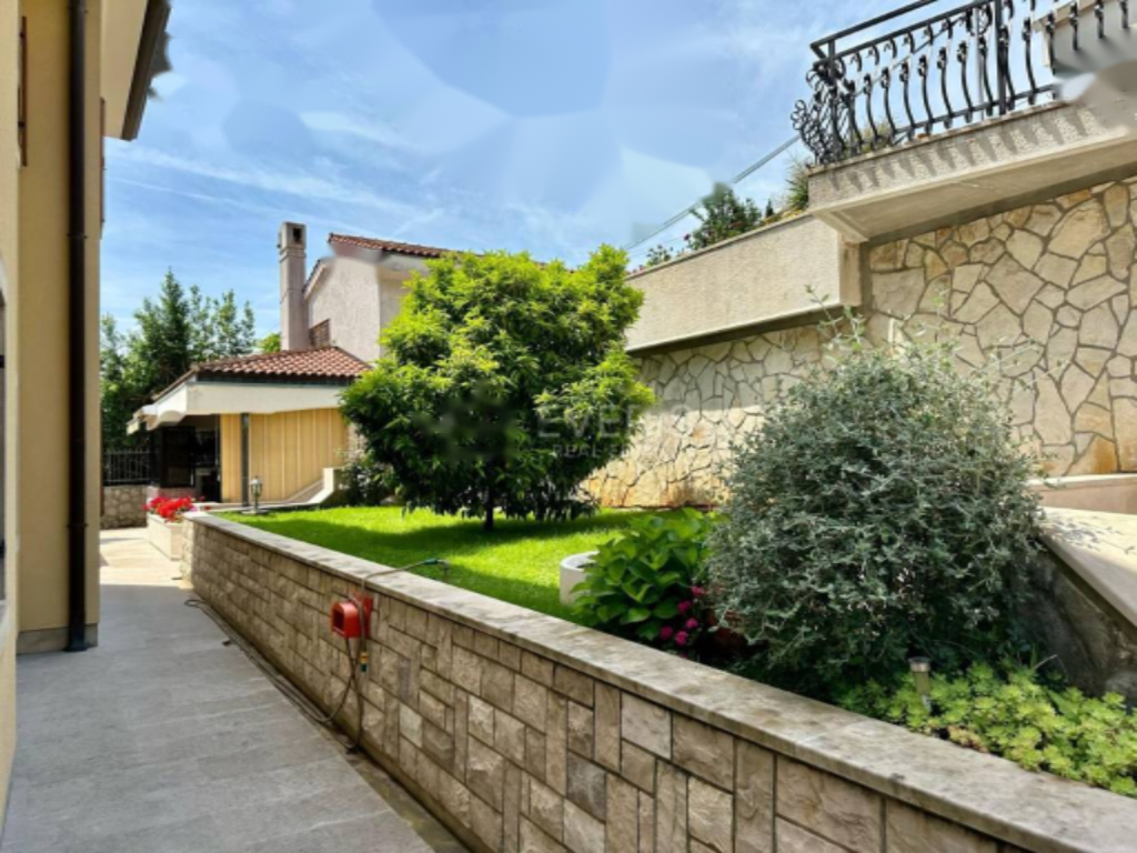 House in Opatija, Croatia, 350 m² - picture 9