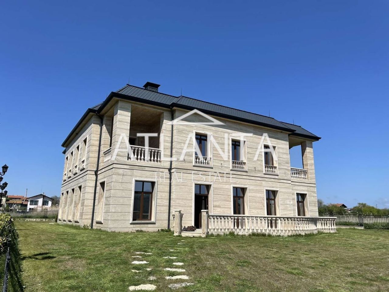 House in Varna, Bulgaria, 850 m² - picture 1