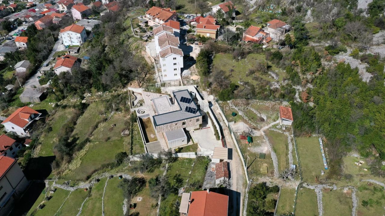 Grundstück in Dobrota, Montenegro, 1 079 m² - Foto 3