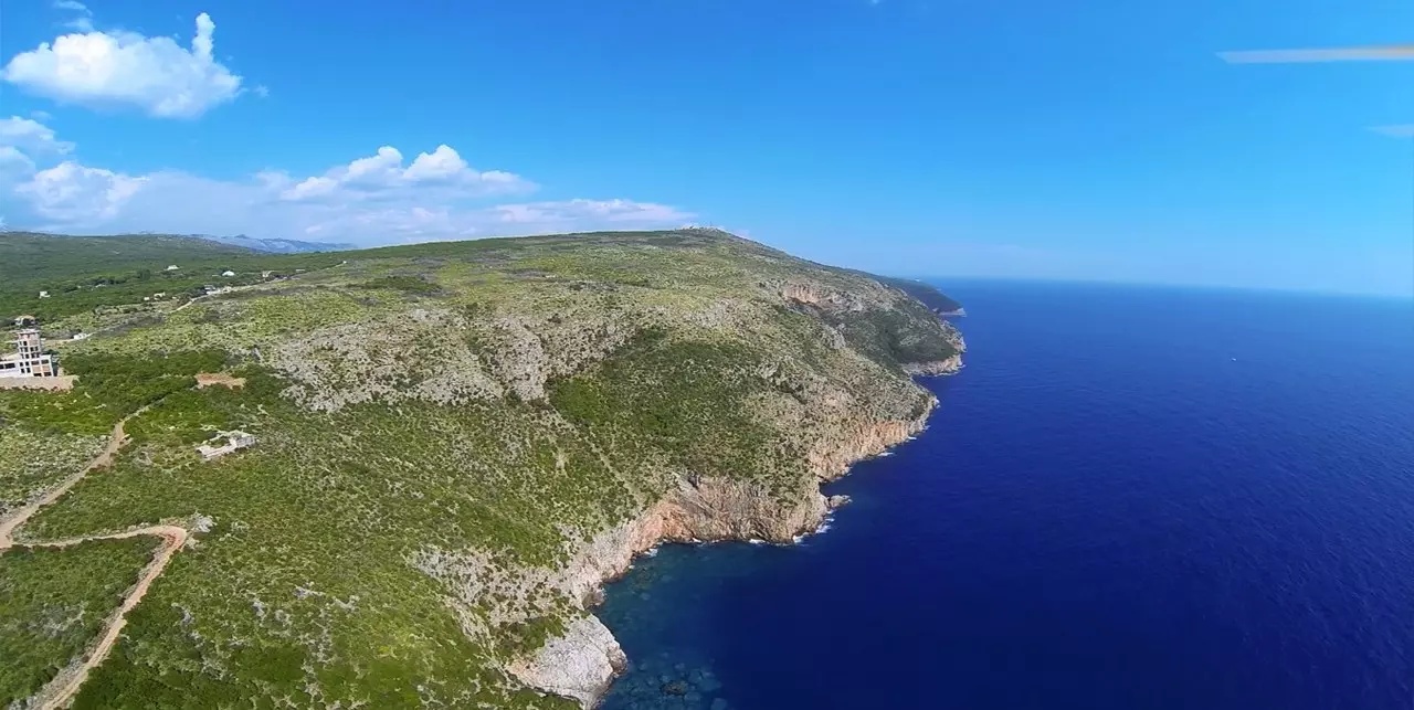 Grundstück in Budva, Montenegro, 3 640 m² - Foto 1