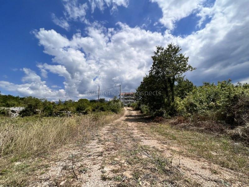Terreno a Krimovica, Montenegro, 8 400 m2 - foto 2