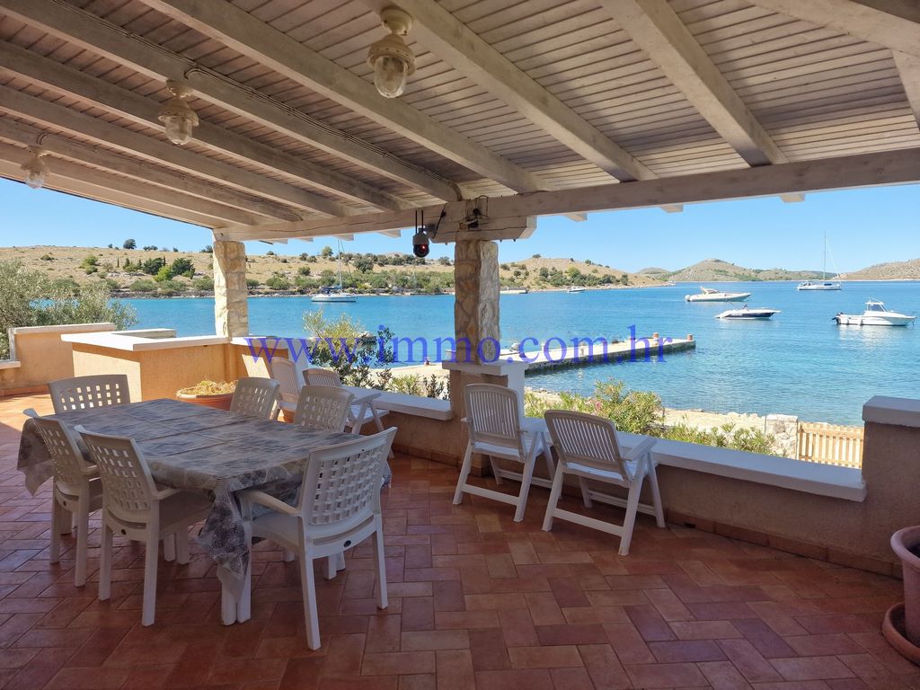 Cottage à Zadar, Croatie, 250 m² - image 1