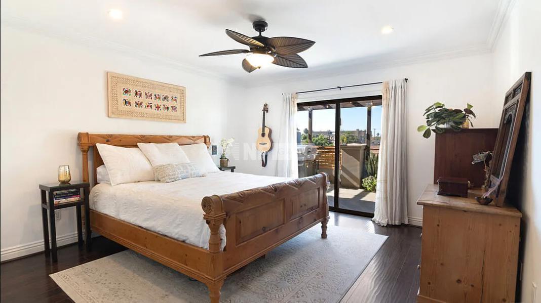 Casa a Los Angeles, USA, 1 406 m² - foto 11