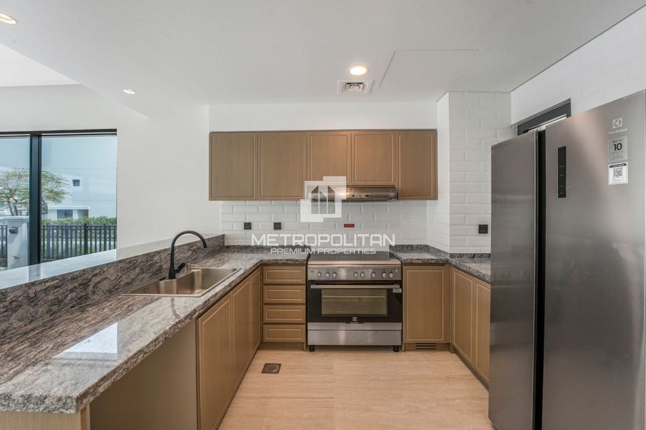 Townhouse in Dubai, UAE, 288 m² - picture 3