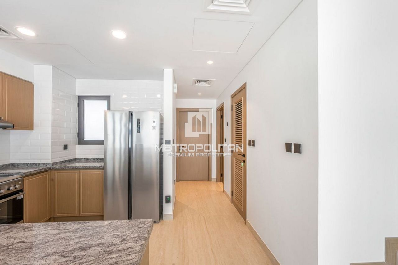 Townhouse in Dubai, UAE, 288 m² - picture 4