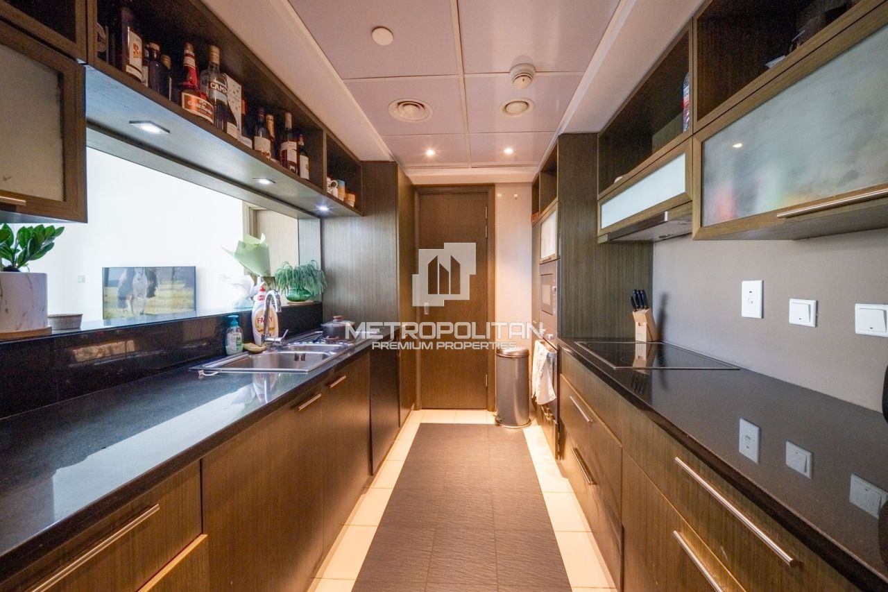 Apartment in Dubai, UAE, 69 m² - picture 4