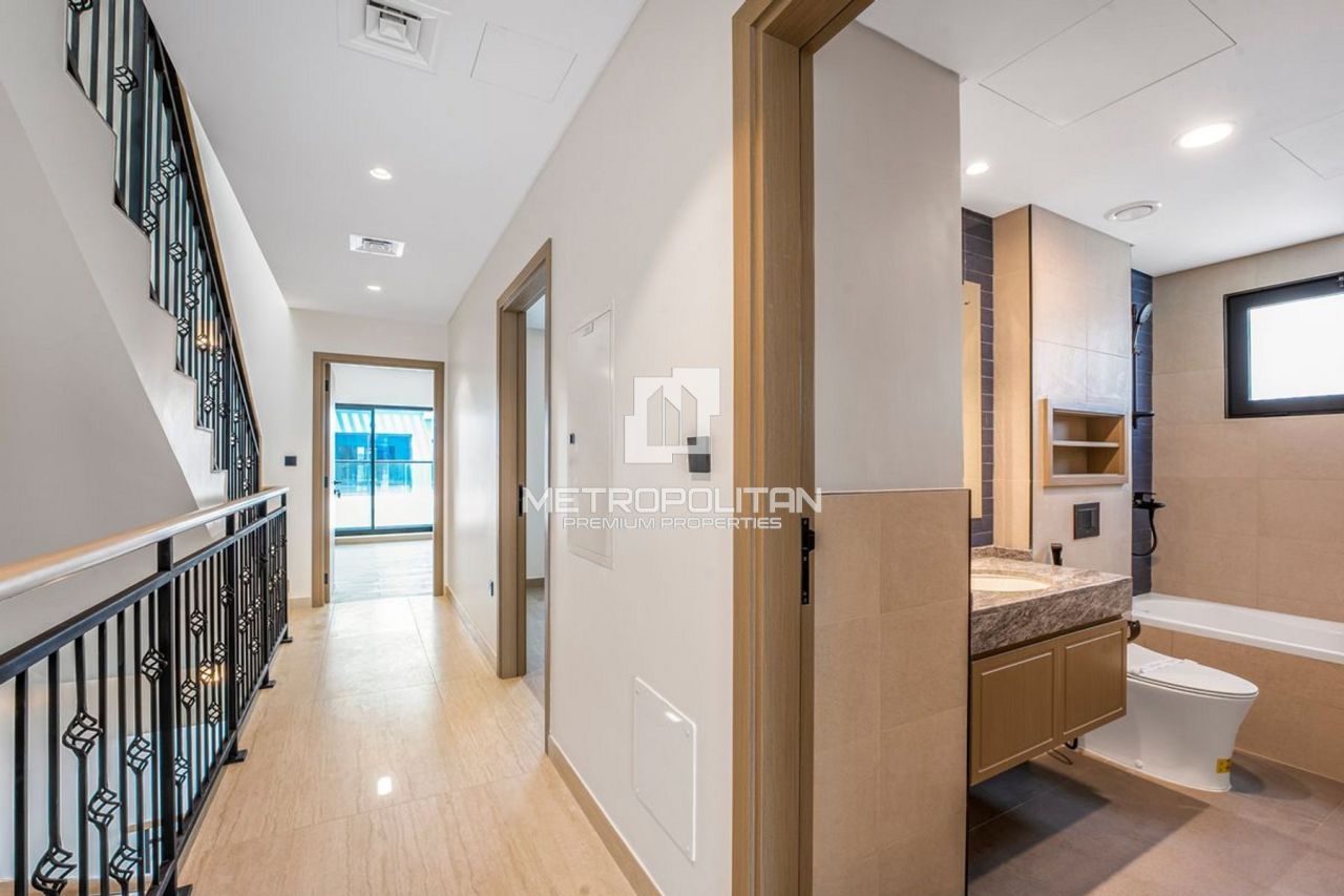 Townhouse in Dubai, UAE, 288 m² - picture 18